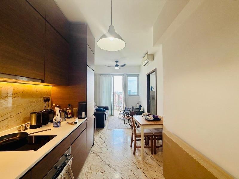 Queens Peak Condominium For Rent, $3,800, 1 Bed 1 Bath 430 sqft $8.84 psf