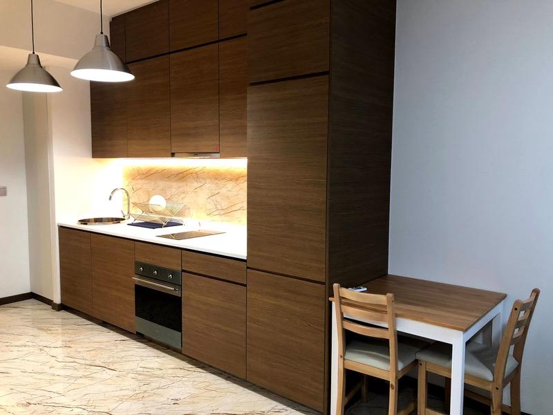Queens Peak Condominium For Rent, $4,000, 1 Bed 1 Bath 430 sqft $9.30 psf