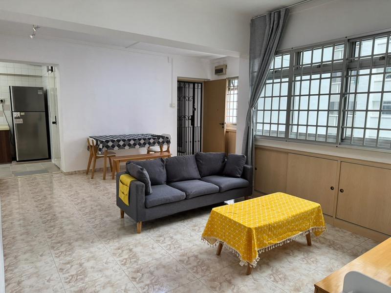 Prop-GPT: HDB Apartment: D22 Boon Lay 668B Jurong West Street 64