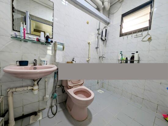 517A Jurong West Street 52 HDB Apartment For Rent, $3,800, 3 Bed 2 Bath 1,022 sqft $3.72 psf