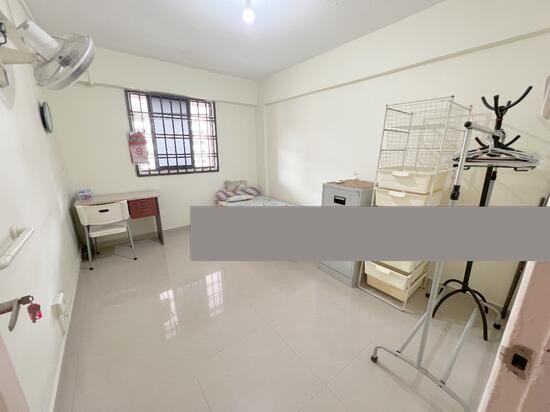 Prop-GPT: HDB Apartment: D20 Ang Mo Kio 122 Ang Mo Kio Avenue 3