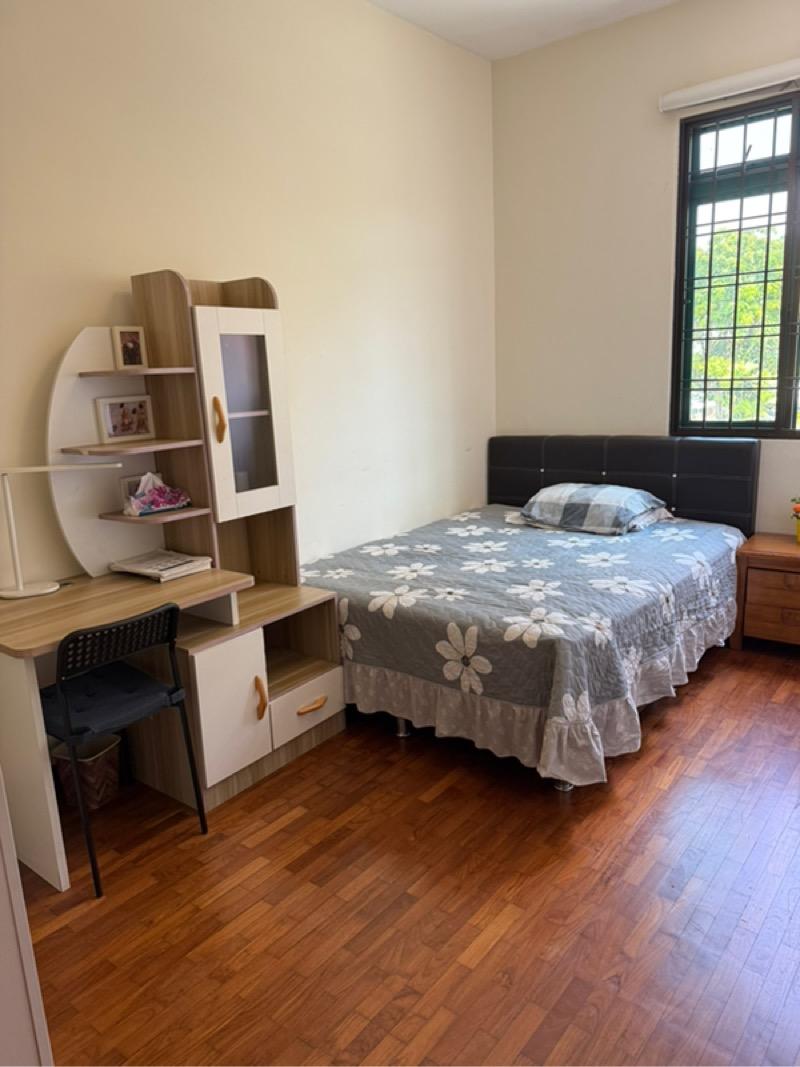 LAKESIDE GROVE Terraced House Room Rental, $1,200, 1 Bed 1 Bath 250 sqft $4.80 psf