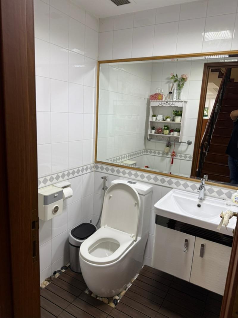 LAKESIDE GROVE Terraced House Room Rental, $1,200, 1 Bed 1 Bath 250 sqft $4.80 psf