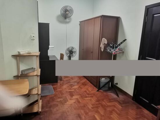 Westwood Park Terraced House Room Rental, $850, 1 Bed 1 Bath 350 sqft $0.51 psf