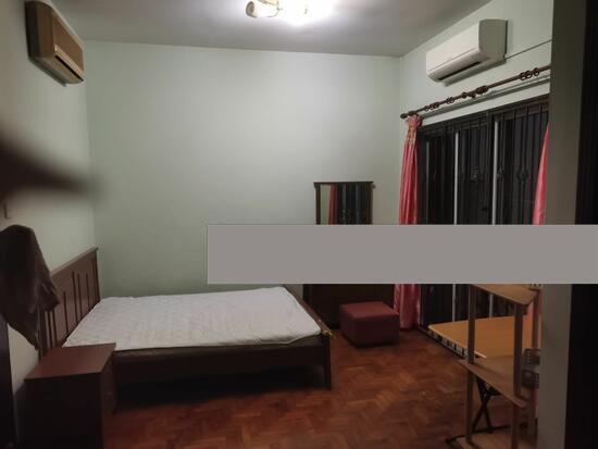 Westwood Park Terraced House Room Rental, $850, 1 Bed 1 Bath 350 sqft $0.51 psf