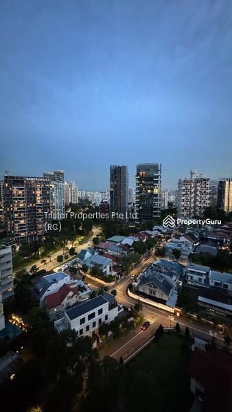 Prop-GPT: Condominium: D10  Boulevard Vue