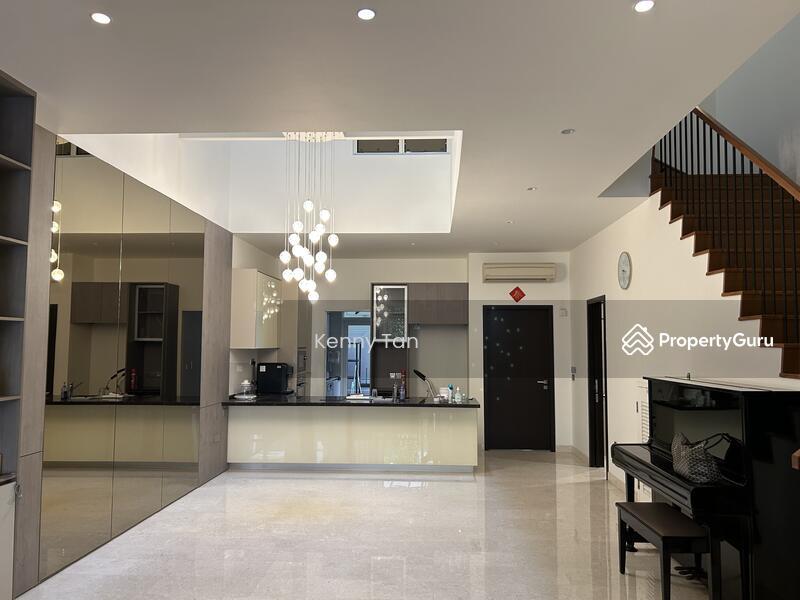 Prop-GPT: Terrace: D28  Luxus Hills