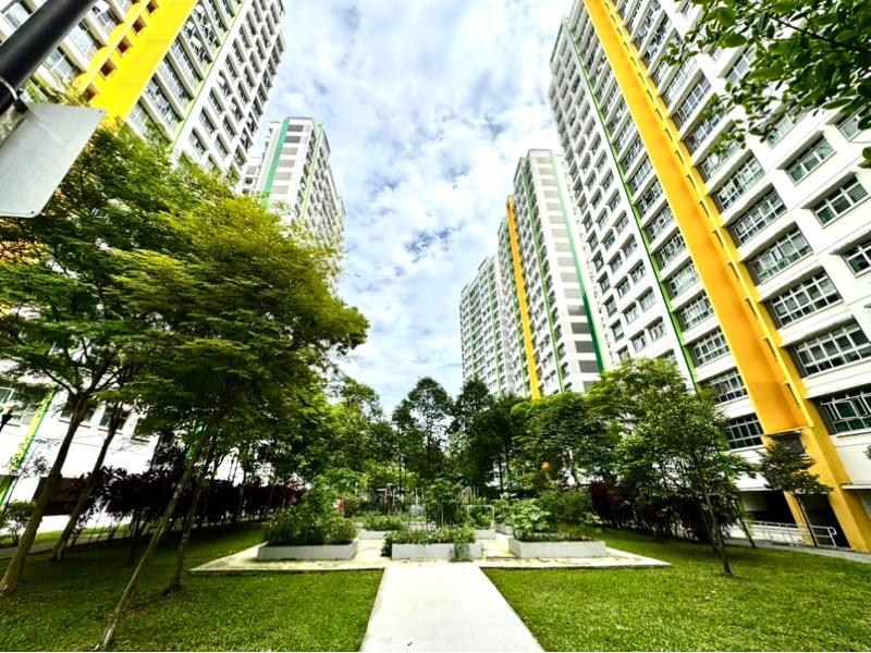 Prop-GPT: HDB Apartment: D22  166B Yung Kuang Court