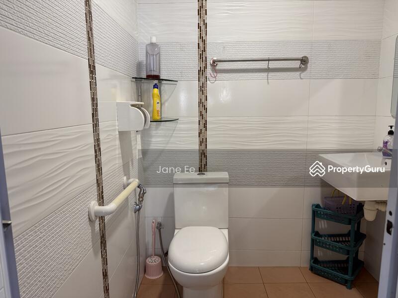 Corner Terrace for Rent, Hoover Park, SGD 7,500 | Freehold