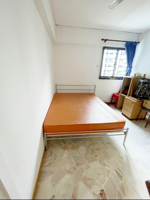 709 Bedok Reservoir Road HDB Apartment Room Rental, $1,000, 1 Bed 3 Bath 129 sqft $7.75 psf