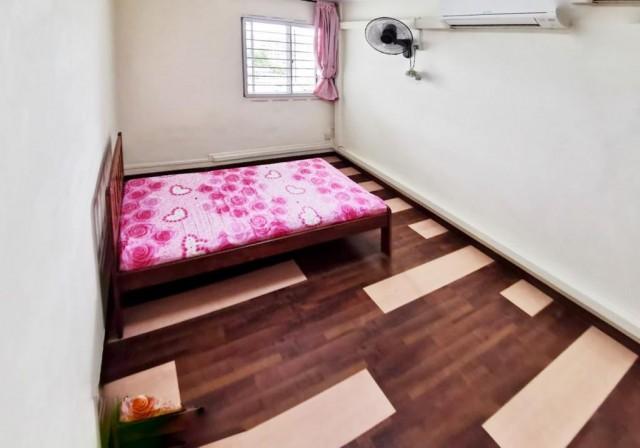 161 Woodlands Street 13 HDB Apartment Room Rental, $1,000, 1 Bed 1,109 sqft $0.90 psf