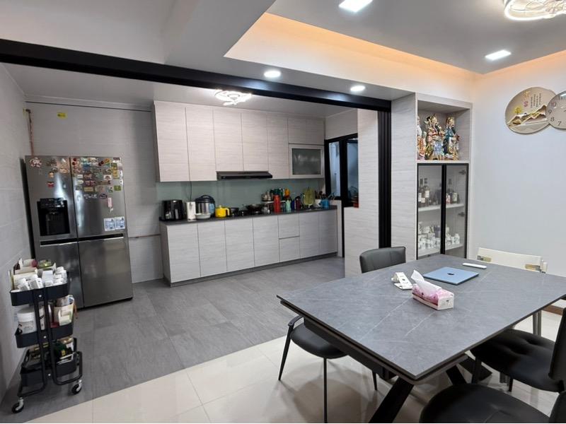567A CHAMPIONS WAY HDB Apartment Room Rental, $1,000, 1 Bed 2 Bath 10 sqft $100.00 psf