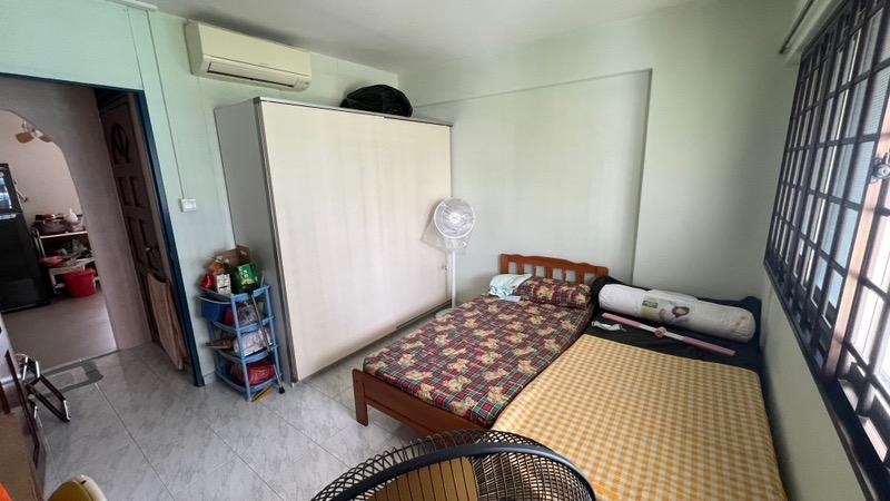 Prop-GPT: HDB Apartment: D22 Boon Lay 717 Jurong West Street 71