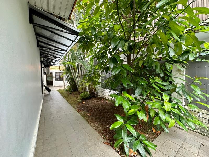 Serangoon Garden Estate Corner Terrace For Rent, $6,800, 3 Bed 2 Bath 1,700 sqft $2.58 psf