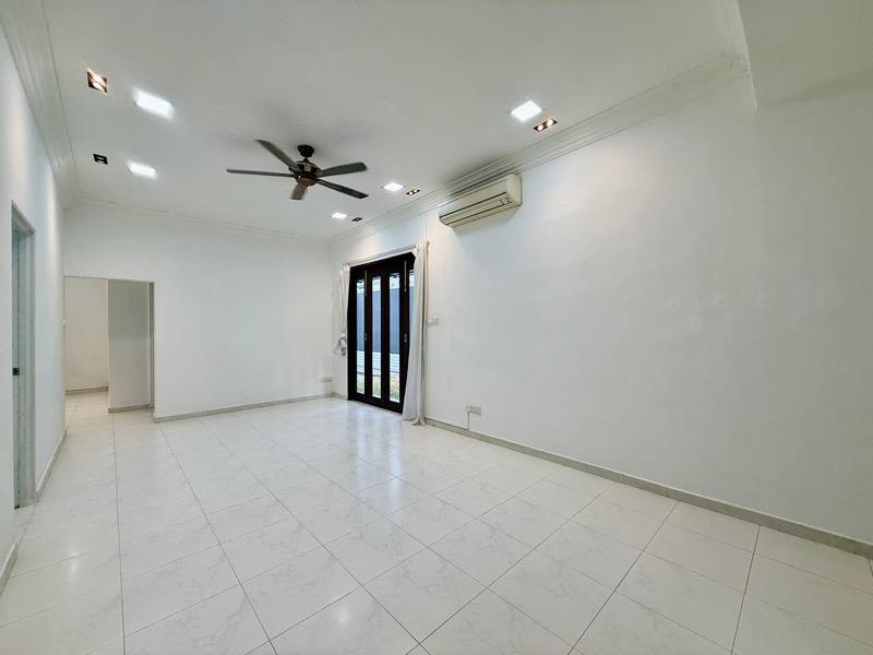Serangoon Garden Estate Corner Terrace For Rent, $6,800, 3 Bed 2 Bath 1,700 sqft $2.58 psf