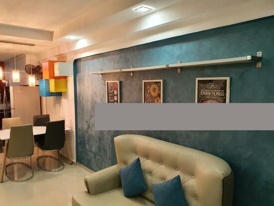 Prop-GPT: HDB Apartment: D22  231 Jurong East Street 21