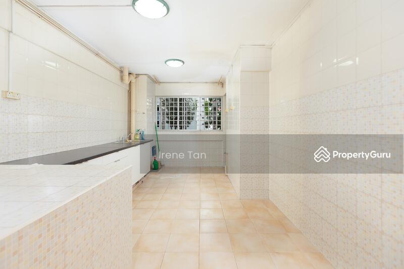 325 Woodlands Street 32