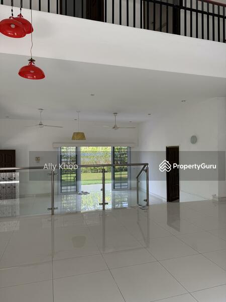 Prop-GPT: Detached: D10 Holland Sixth avenue