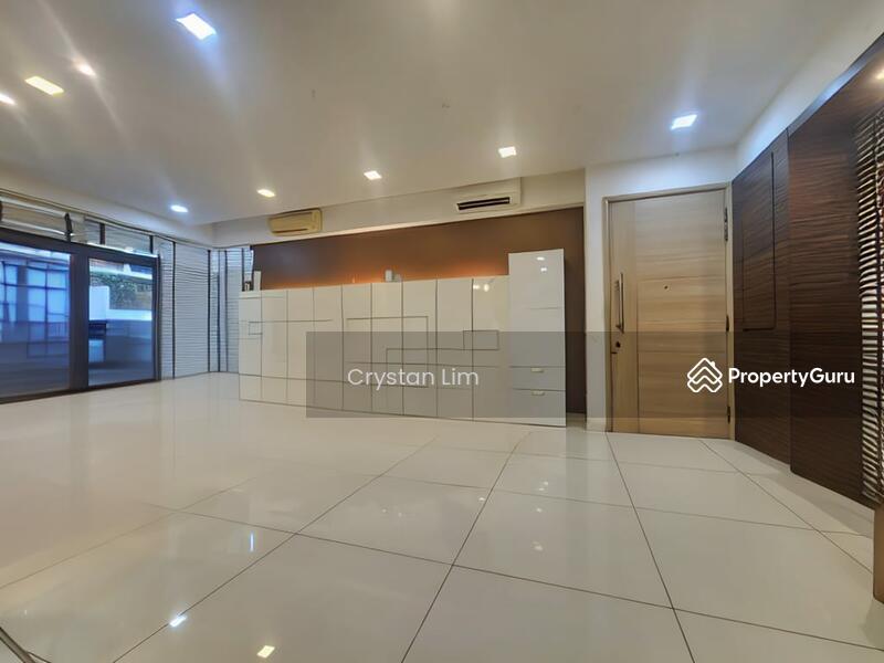 Prop-GPT: Condominium: D05  Varsity Park Condominium