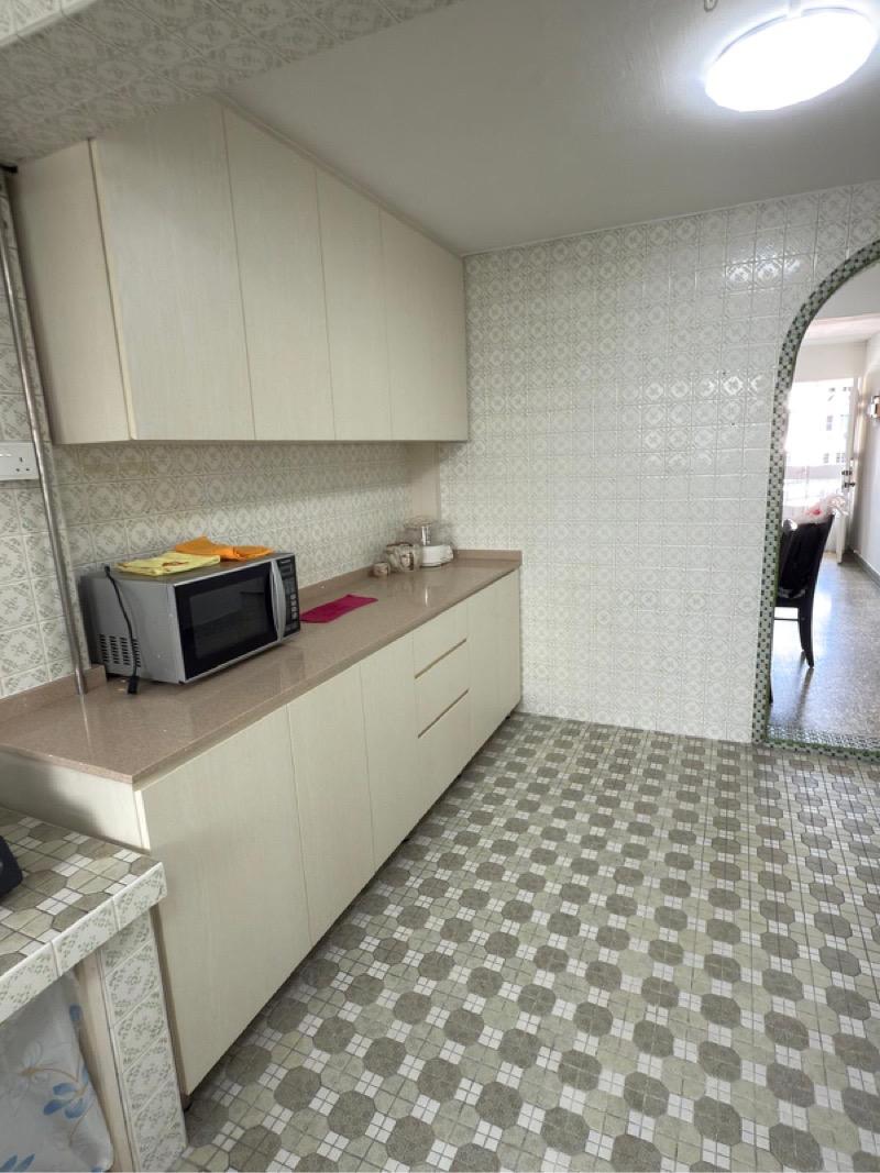 15 Telok Blangah Crescent HDB Apartment For Rent, $3,300, 2 Bed 1 Bath 699 sqft $4.72 psf