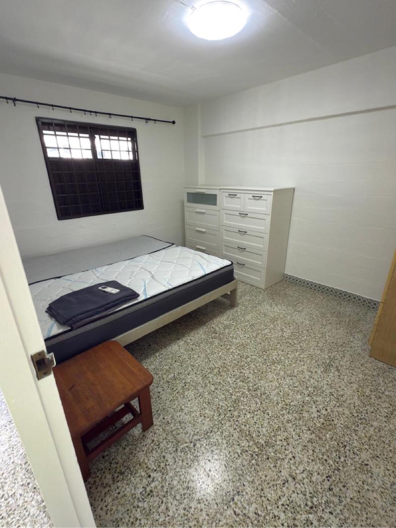 15 Telok Blangah Crescent HDB Apartment For Rent, $3,300, 2 Bed 1 Bath 699 sqft $4.72 psf