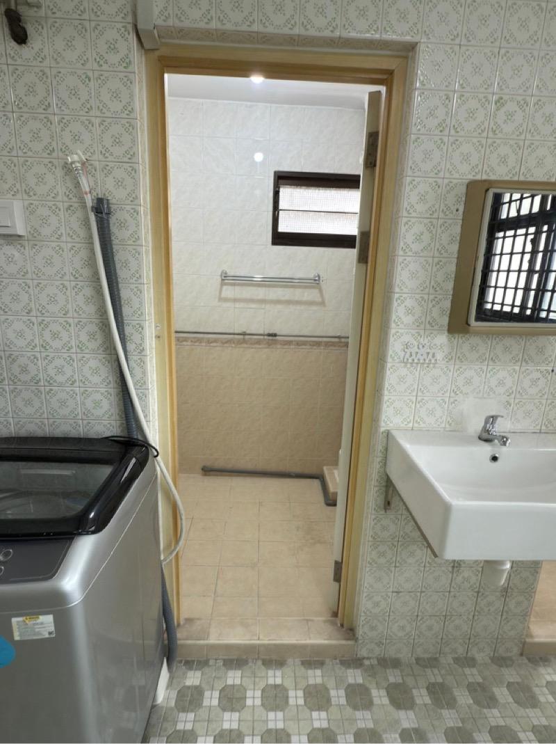 15 Telok Blangah Crescent HDB Apartment For Rent, $3,300, 2 Bed 1 Bath 699 sqft $4.72 psf