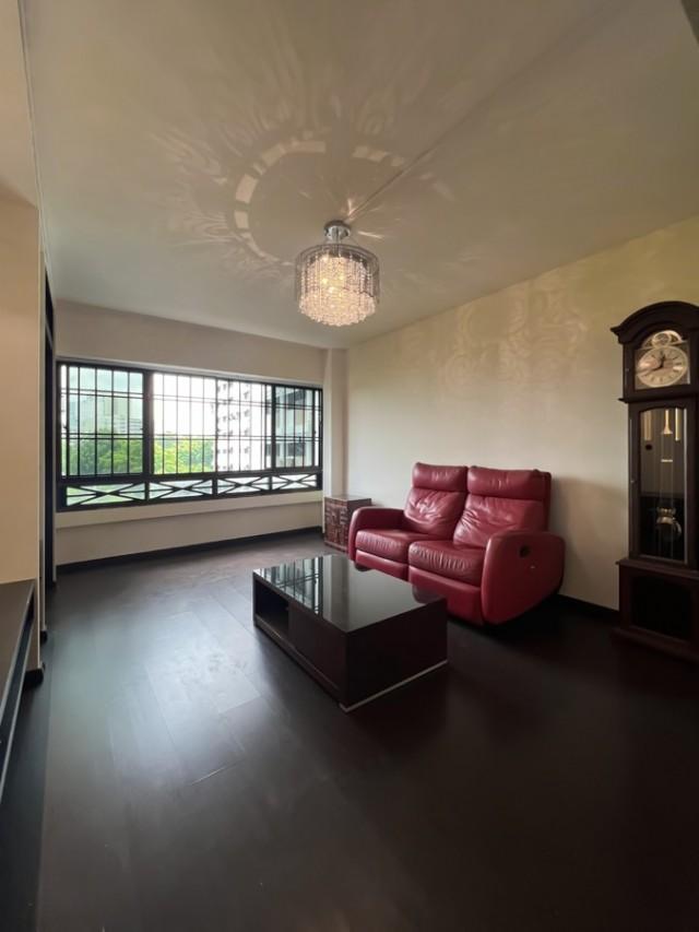 Prop-GPT: HDB Apartment: D23 Bukit Batok 290C Bukit Batok East Avenue 3