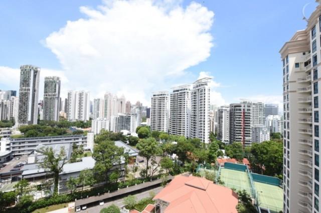 Prop-GPT: Condominium: D10  Spring Grove