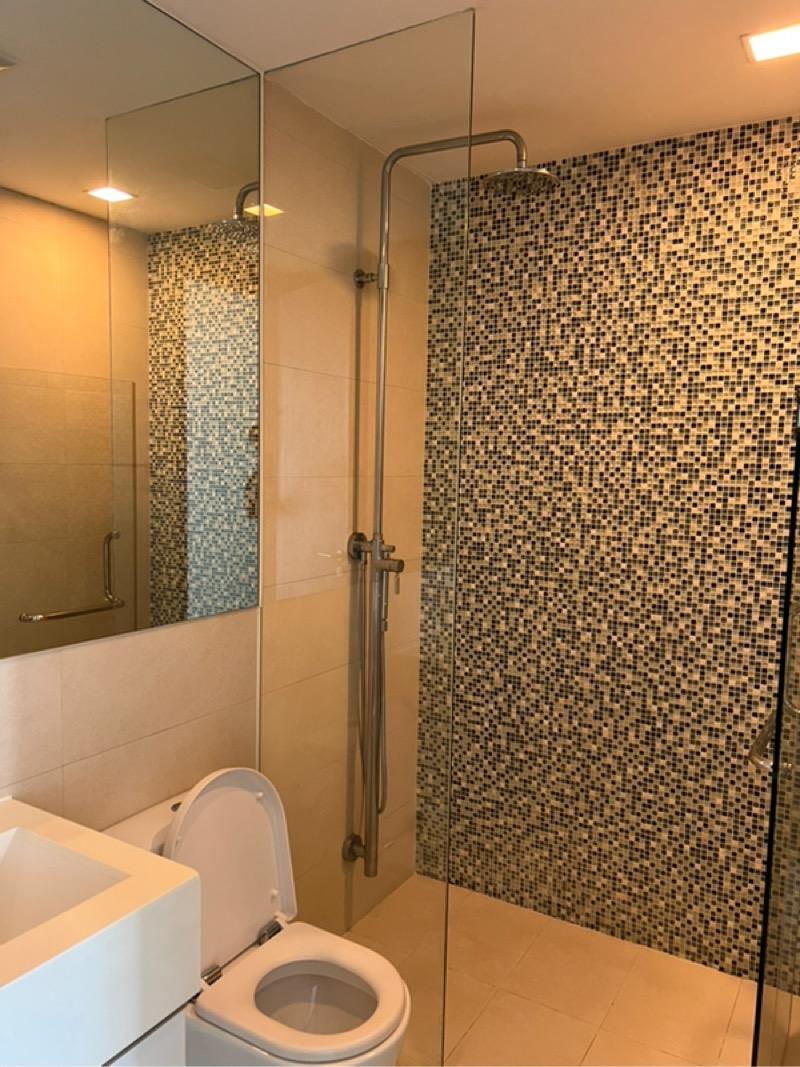 The Rochester Residences Apartment For Rent, $4,350, 1 Bed 1 Bath 840 sqft $5.18 psf