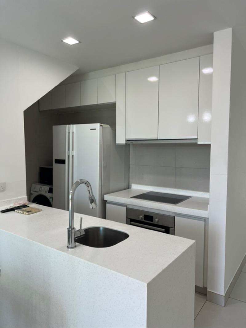 The Rochester Residences Apartment For Rent, $4,350, 1 Bed 1 Bath 840 sqft $5.18 psf