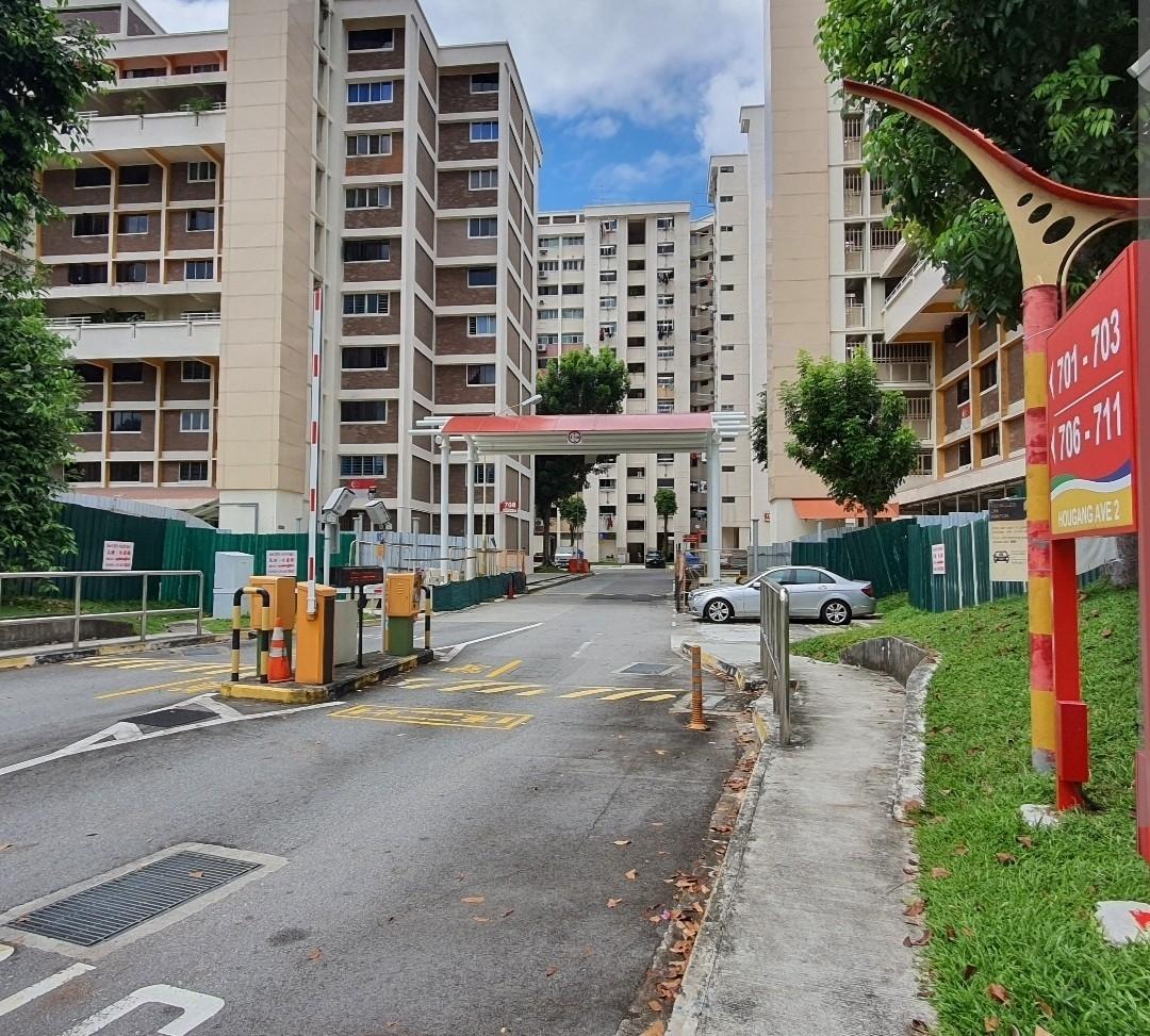 702 Hougang Avenue 2 HDB Apartment Room Rental, $1,200, 1 Bed 2 Bath 1,001 sqft $1.20 psf