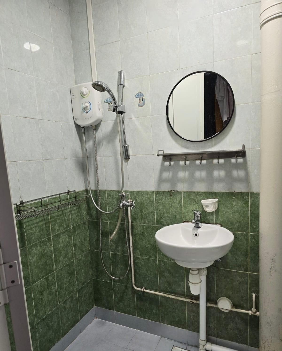 HDB Apartment for Rent, 541 Serangoon North Avenue 4 HDB Apartment Room Rental, $1,200, 1 Bed 1 Bath 1,044 sqft $1.15 psf, SGD 1,200 | 99-year Leasehold