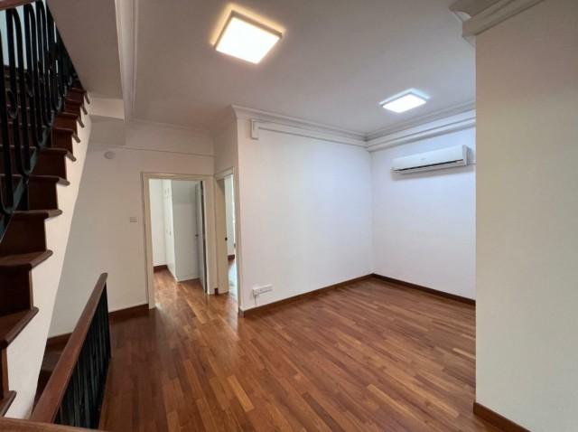 Prop-GPT: Apartment: D11  The Compass At Chancery