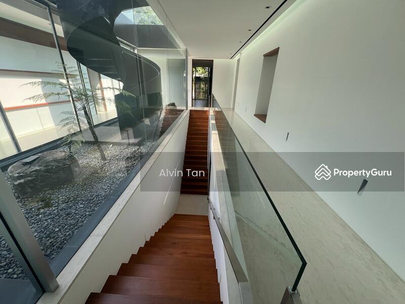 Prop-GPT: Bungalow - Good Class: D10  Jalan Kampong Chatnek