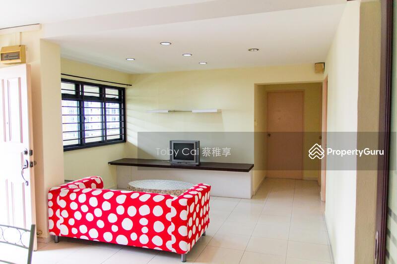 Prop-GPT: HDB Flat: D12  104 Whampoa Drive