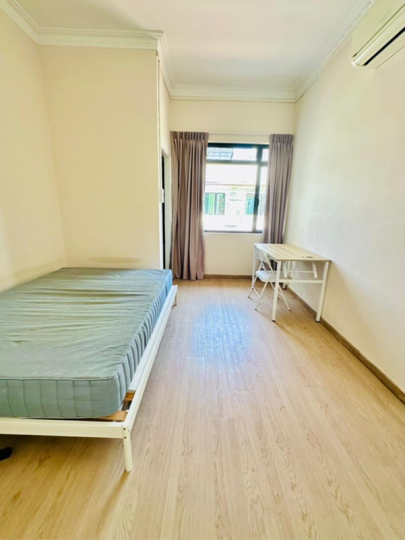 82 LANGSAT ROAD Semi-Detached House Room Rental, $1,850, 1 Bed 1 Bath 180 sqft $10.28 psf