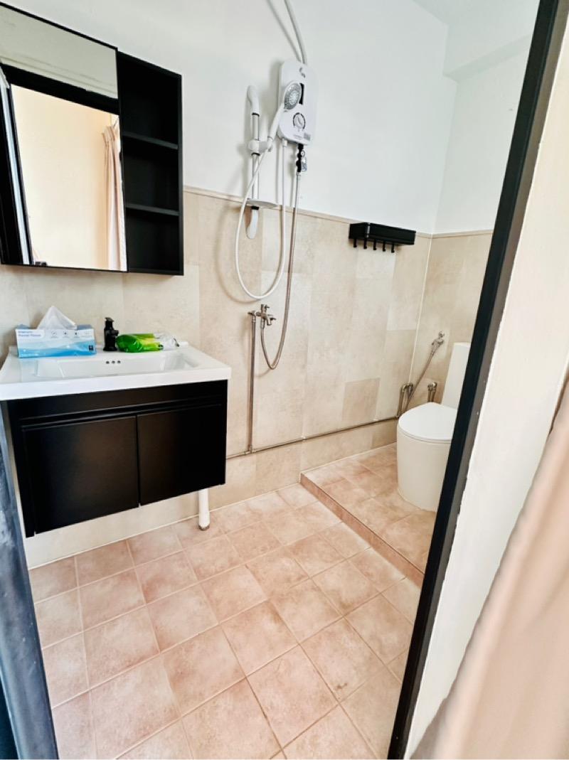 82 LANGSAT ROAD Semi-Detached House Room Rental, $1,850, 1 Bed 1 Bath 180 sqft $10.28 psf