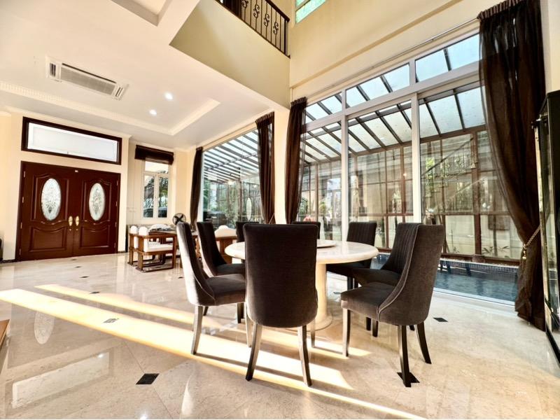 Renovated modern bungalow, covered pool, serene and quiet, mins to MRT & schools! Bungalow House For Rent, $22,000, 5 Bed 6 Bath 5,200 sqft $4.23 psf
