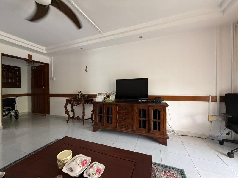 229 Tampines Street 23 HDB Apartment Room Rental, $1,000, 1 Bed 1 Bath 107 sqft $9.35 psf
