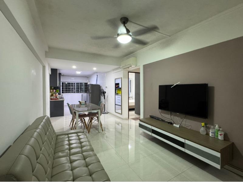 Prop-GPT: HDB Apartment: D20 Ang Mo Kio 513 Ang Mo Kio Avenue 8