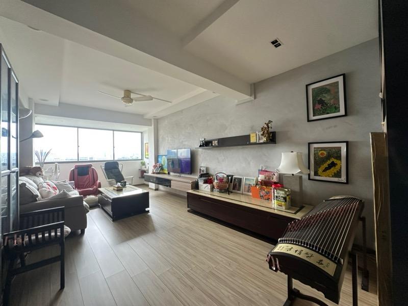 Prop-GPT: HDB Apartment: D22  413 Pandan Gardens