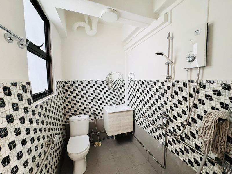 Botanic Gardens View Apartment For Rent, $5,800, 2 Bed 2 Bath 1,259 sqft $4.61 psf