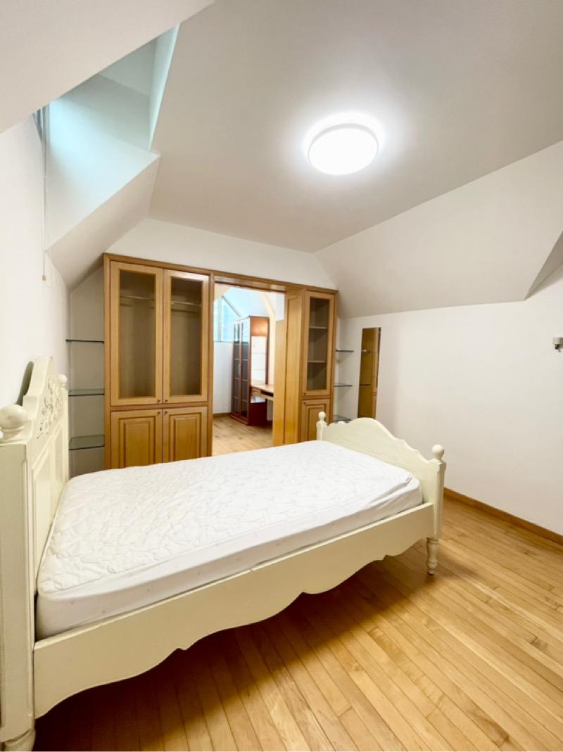 Pinetree Condo Apartment For Rent, $5,000, 2 Bed 3 Bath 1,496 sqft $3.34 psf