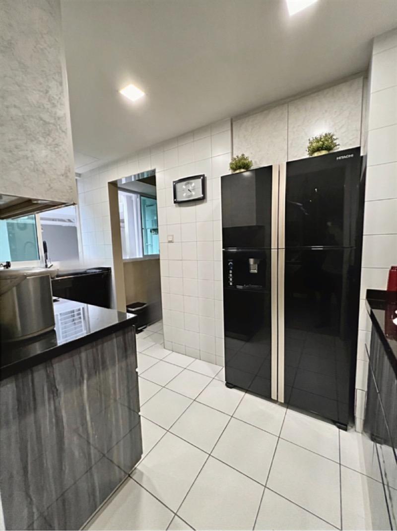 Condominium for Rent, The Esparis Condominium For Rent, $5,000, 4 Bed 3 Bath 1,831 sqft $2.73 psf, SGD 5,000 | 99-year Leasehold