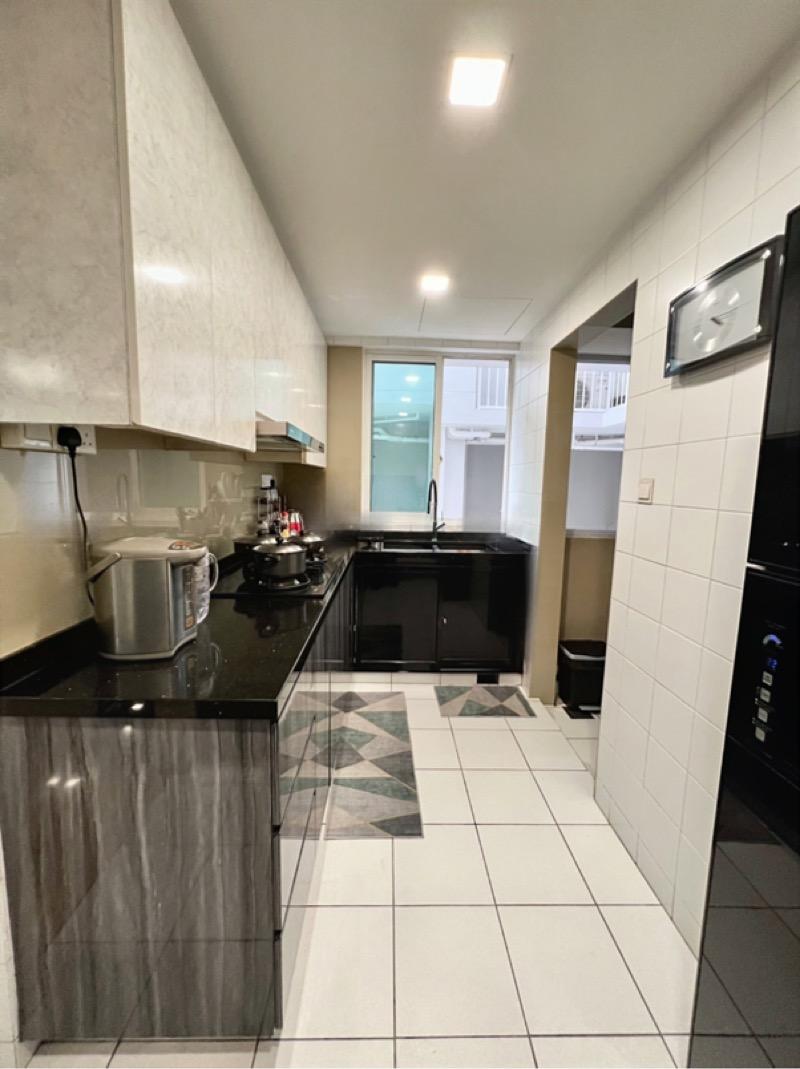Condominium for Rent, The Esparis Condominium For Rent, $5,000, 4 Bed 3 Bath 1,831 sqft $2.73 psf, SGD 5,000 | 99-year Leasehold