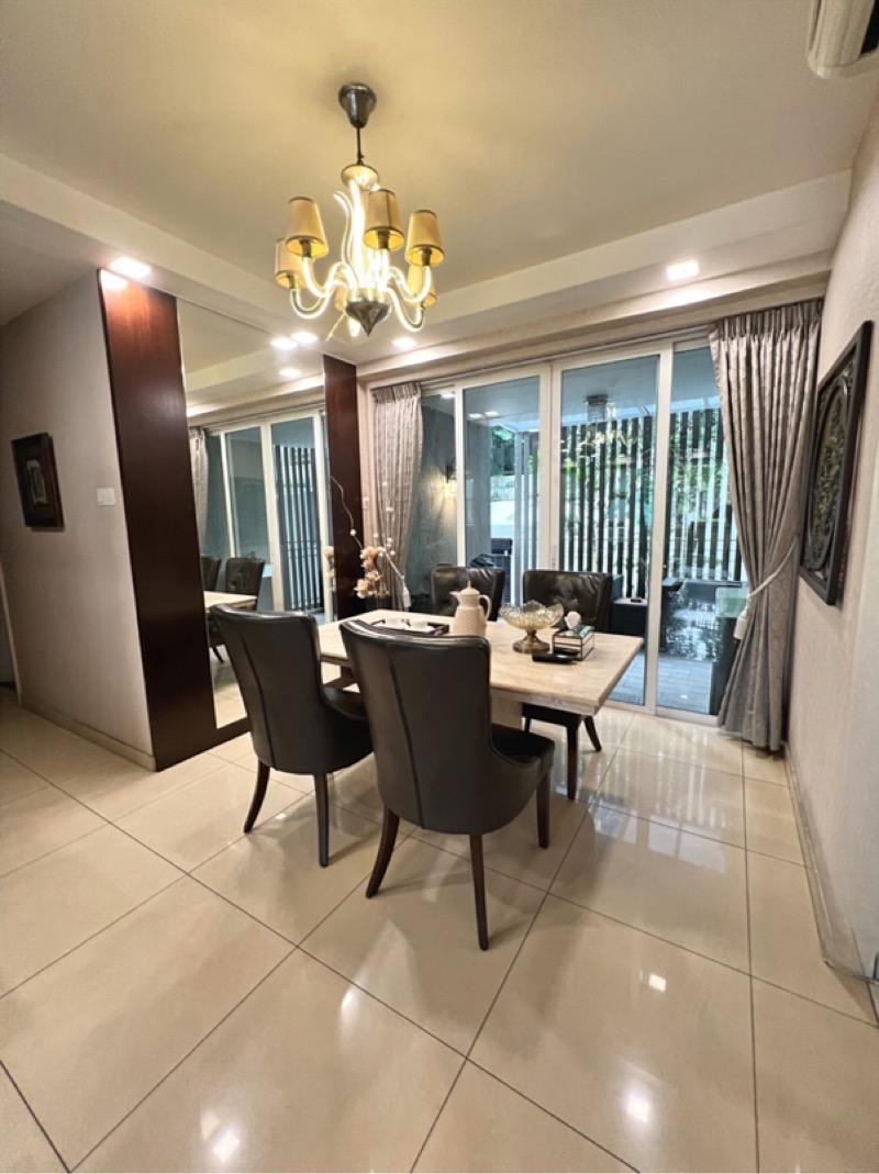 Condominium for Rent, The Esparis Condominium For Rent, $5,000, 4 Bed 3 Bath 1,831 sqft $2.73 psf, SGD 5,000 | 99-year Leasehold