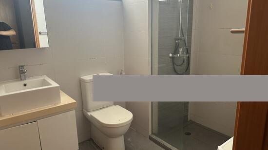 La Brisa Condominium For Rent, $3,700, 2 Bed 1 Bath 527 sqft $7.02 psf