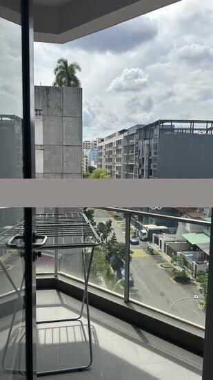 La Brisa Condominium For Rent, $3,700, 2 Bed 1 Bath 527 sqft $7.02 psf