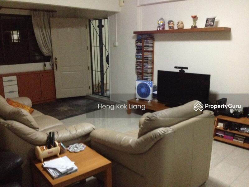 Prop-GPT: HDB Flat: D18 Pasir Ris 753 Pasir Ris Street 71