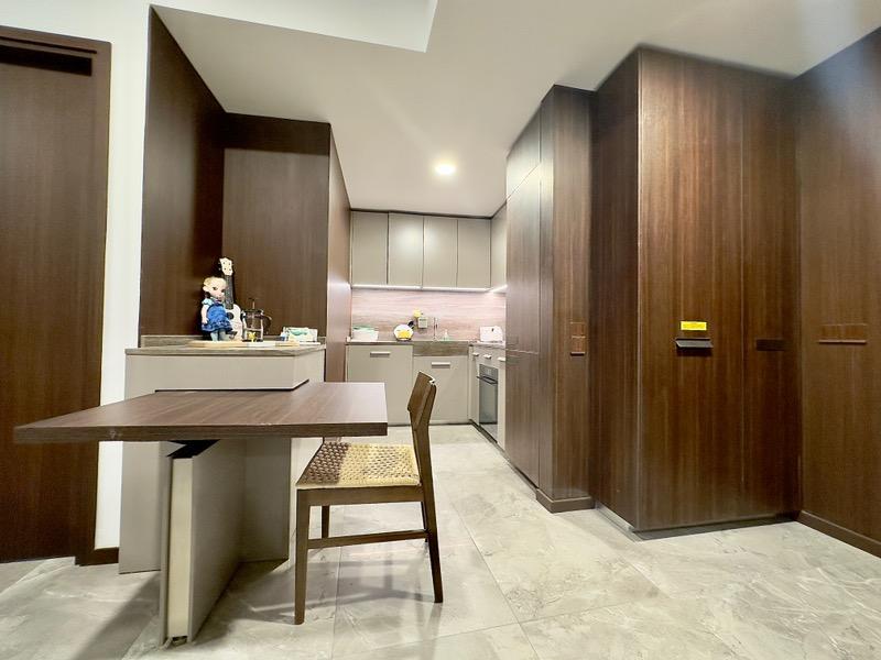 One Pearl Bank Condominium For Rent, $5,300, 2 Bed 1 Bath 700 sqft $7.57 psf